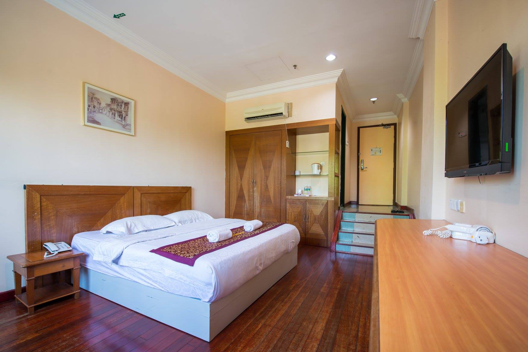 hotel-img